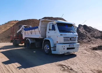 Rental-Aridos-Tolvas-09